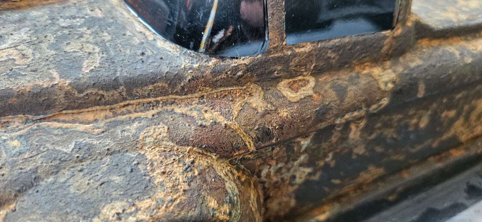 Detaliu — modelul natural al oxidării pe portieră